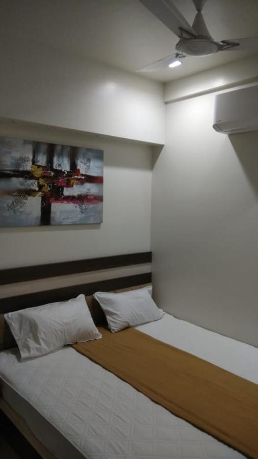 Hotel Rajlaxmi Grand Колхапур Екстериор снимка